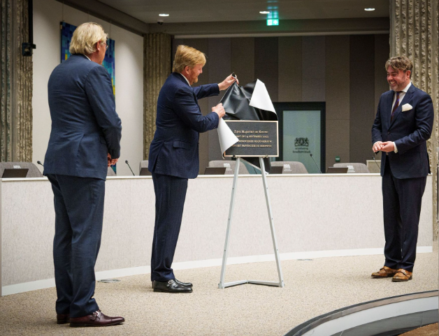 Koning opent gerenoveerd Provinciehuis